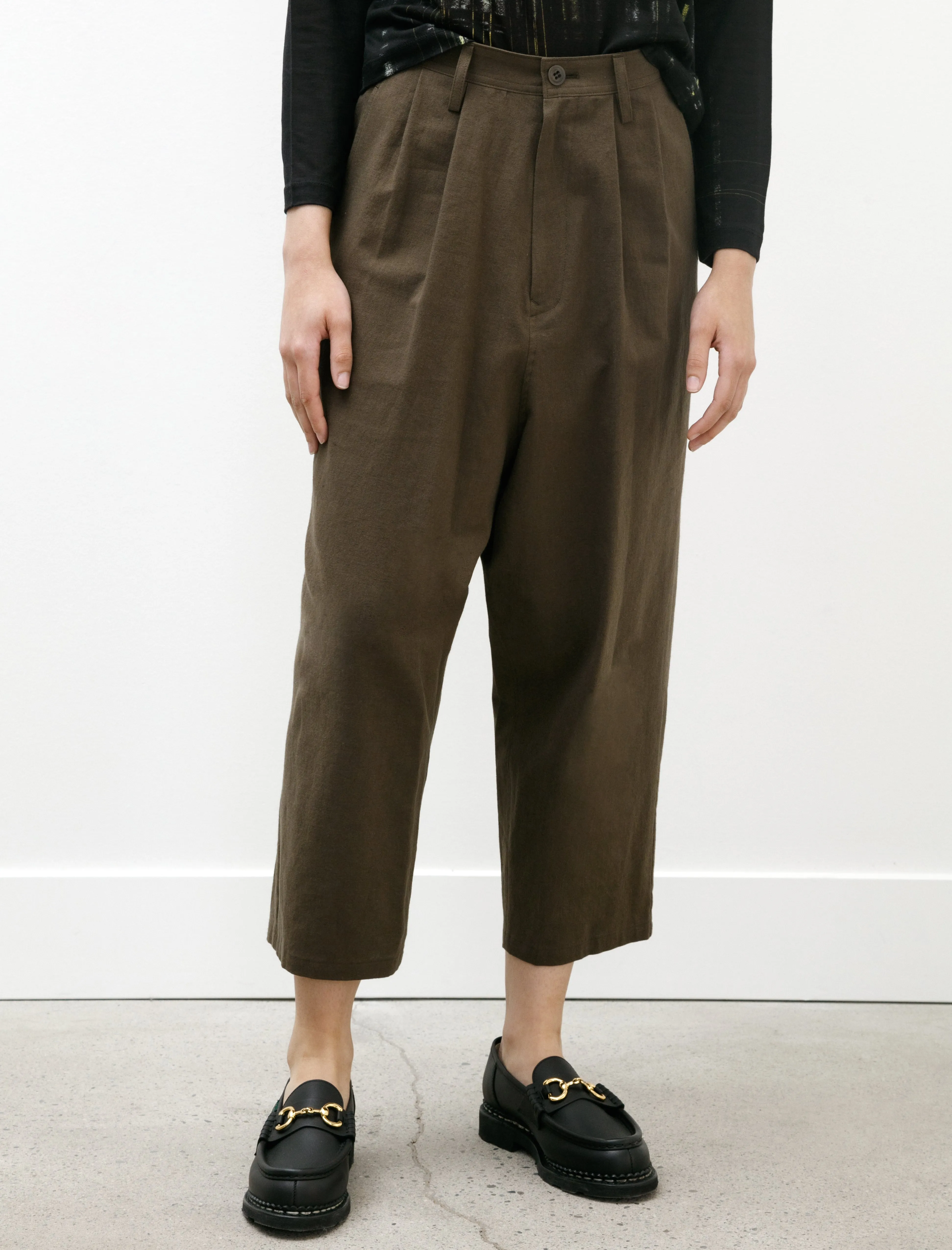 Double Tuck Tapered Pants Khaki