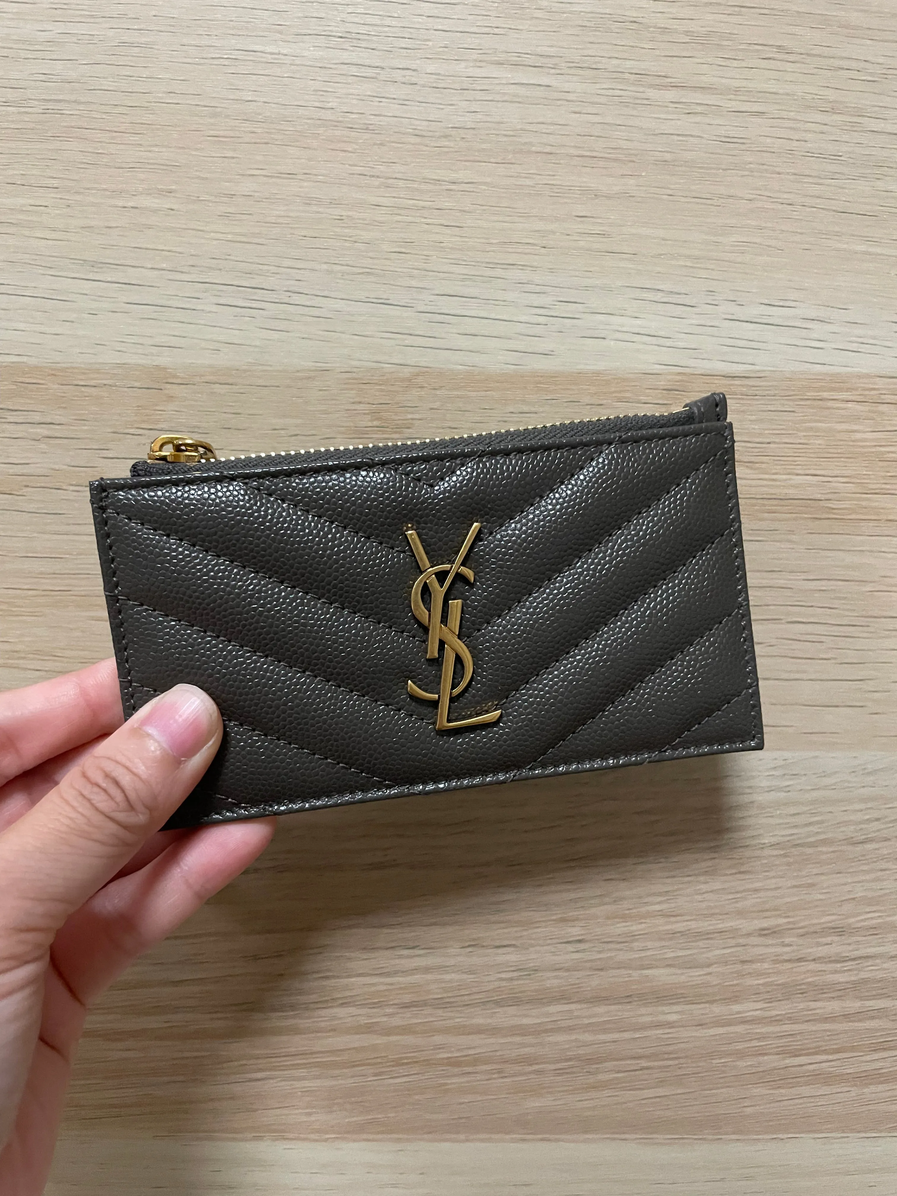 Zipper card holder